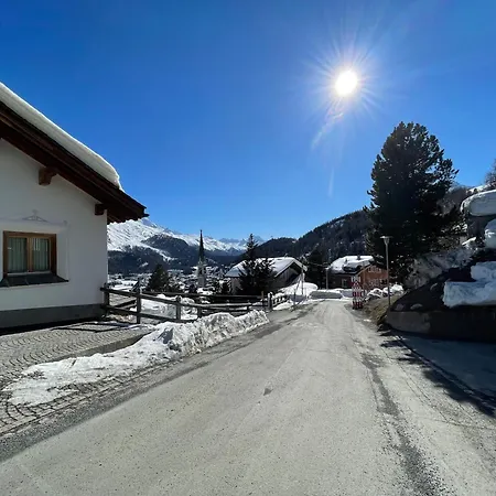 בקתה Chesa Il Rifugio