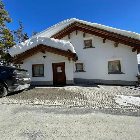 בקתה Chesa Il Rifugio