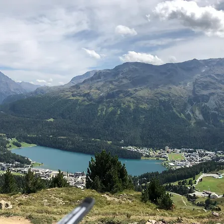 Chesa Il Rifugio Dağ evi